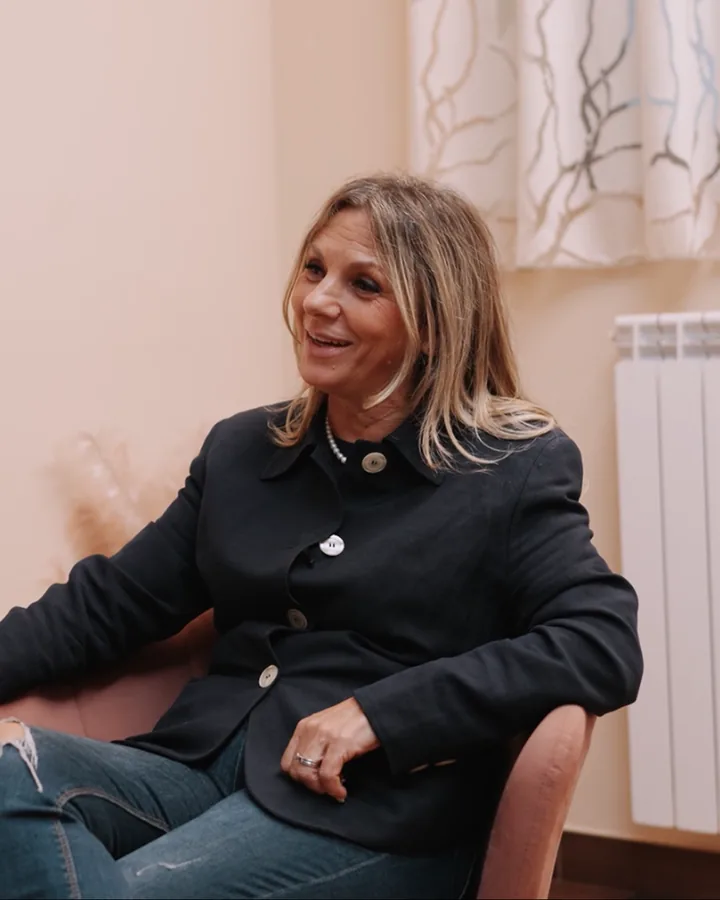 Micaela, 57